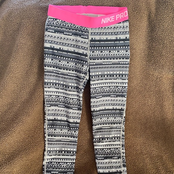 Nike Pants - Nike Pro leggings